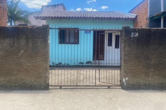 Casa à venda com 2 quartos, 80m² em Feitoria, São Leopoldo