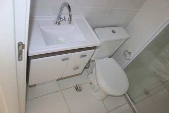Banheiro de apartamento à venda com 2 quartos, 37m² em Vila Flora, Guarulhos