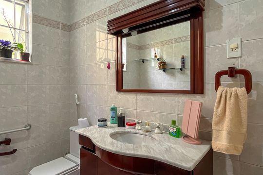 Banheiro 1 de casa à venda com 5 quartos, 185m² em Vila Cruz das Almas, São Paulo