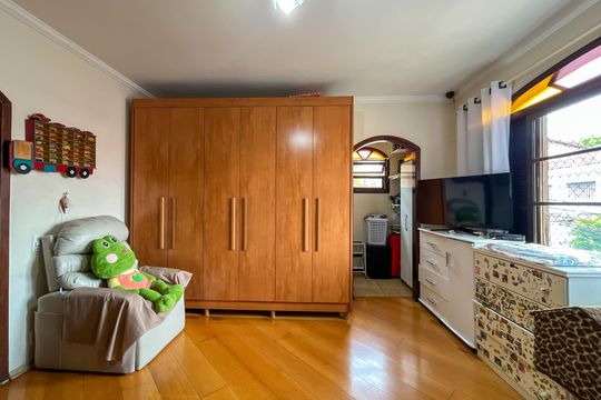Suíte de casa à venda com 5 quartos, 185m² em Vila Cruz das Almas, São Paulo