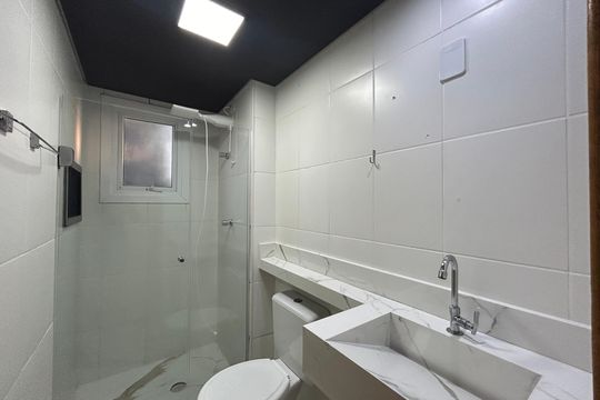 Banheiro de apartamento à venda com 2 quartos, 72m² em Rondônia, Novo Hamburgo