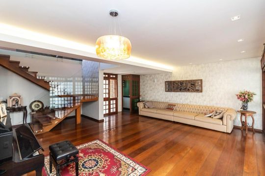 Casa para alugar com 4 quartos, 398m² em Cidade Nova, Belo Horizonte