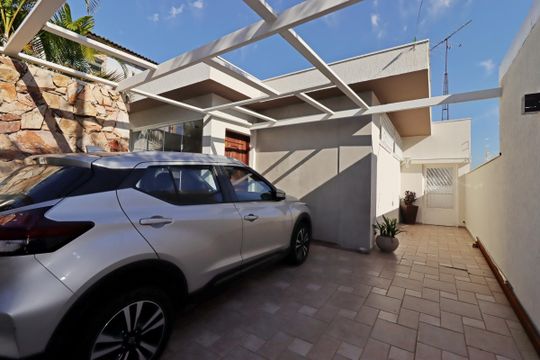 Garagem de casa à venda com 3 quartos, 270m² em Vila Bastos, Santo André