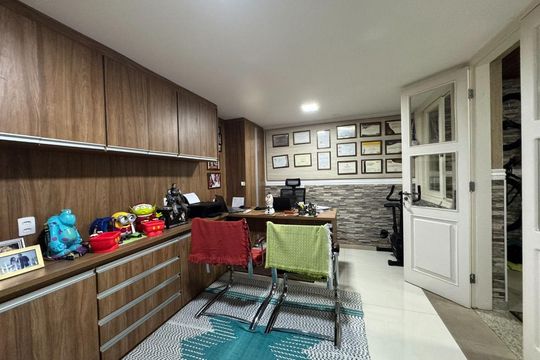 Casa à venda com 5 quartos, 380m² em Residencial Tres (Alphaville), Santana de Parnaíba