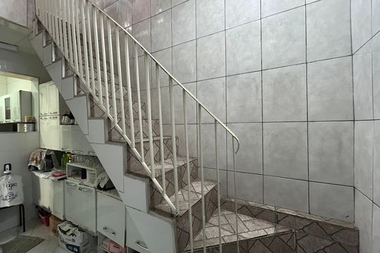 Escada de acesso de casa à venda com 3 quartos, 95m² em Encantado, Rio de Janeiro