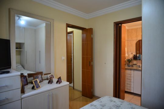 Apartamento à venda com 2 quartos, 60m² em Vila Pires, Santo André