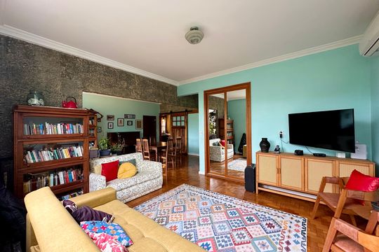 Sala de apartamento à venda com 2 quartos, 118m² em Cosme Velho, Rio de Janeiro