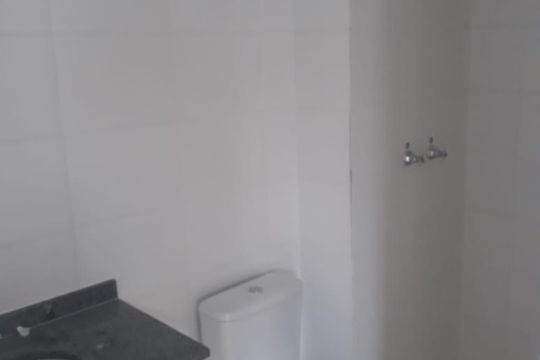 Banheiro de apartamento para alugar com 2 quartos, 50m² em Barra da Tijuca, Rio de Janeiro