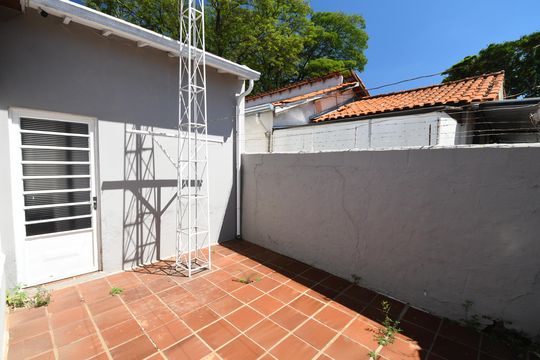 Quintal de casa à venda com 2 quartos, 144m² em Vila Santa Isabel, Campinas
