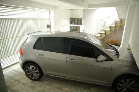 Garagem (casa 1)  de casa à venda com 4 quartos, 180m² em Vila Santa Luzia, São Bernardo do Campo