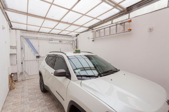Garagem de casa à venda com 3 quartos, 120m² em Santo Amaro, São Paulo