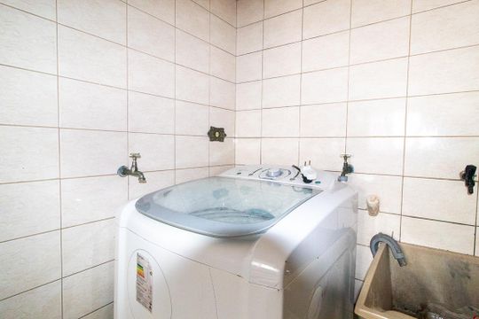 Área de Serviço de casa à venda com 4 quartos, 287m² em Pinheirinho, Curitiba