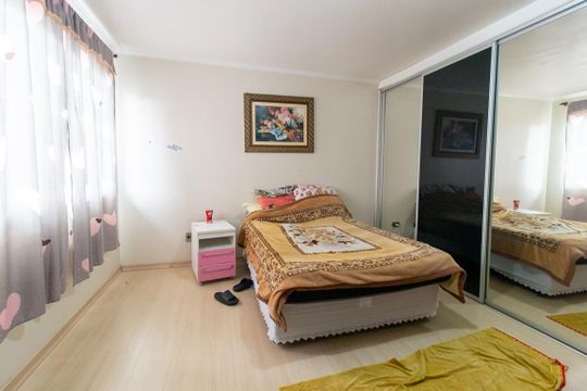 Quarto 2 de casa à venda com 4 quartos, 287m² em Pinheirinho, Curitiba