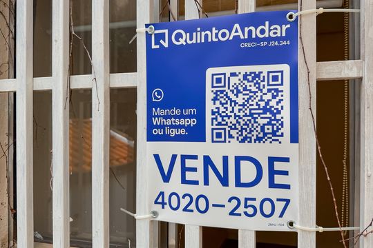 Plaquinha  de casa à venda com 4 quartos, 240m² em Vila Mariana, São Paulo