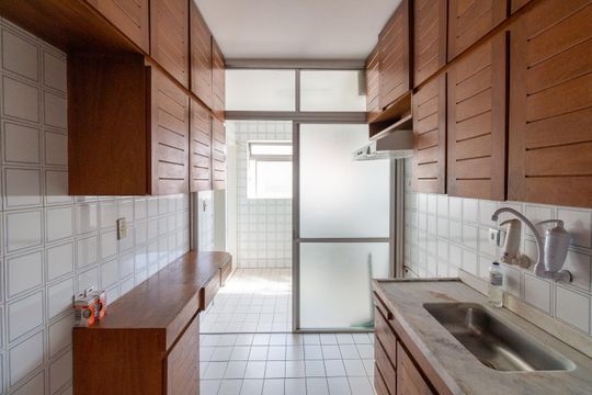 Cozinha de apartamento à venda com 2 quartos, 84m² em Vila Pirajussara, São Paulo