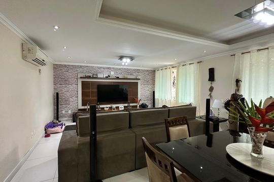Casa de Condomínio à venda com 4 quartos, 450m² em Vargem Grande, Rio de Janeiro