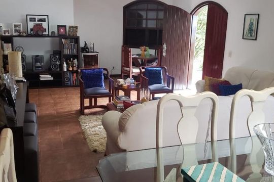 Casa à venda com 4 quartos, 200m² em Matapaca, Niterói