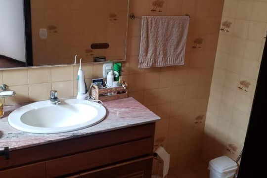 Casa à venda com 4 quartos, 200m² em Matapaca, Niterói