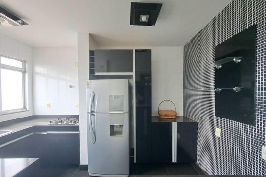 Apartamento para alugar com 3 quartos, 190m² em Buritis, Belo Horizonte
