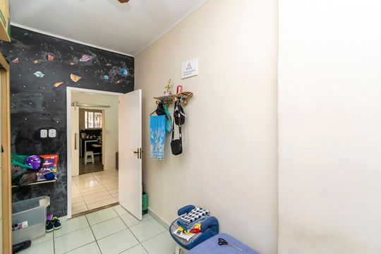 Quarto 1 de casa à venda com 2 quartos, 240m² em Irajá, Rio de Janeiro