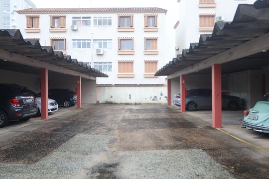 Garagem de apartamento à venda com 2 quartos, 70m² em Centro, Canoas