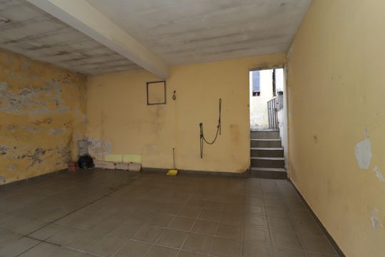 Garagem de casa à venda com 2 quartos, 150m² em Jardim Itapemirim, São Paulo