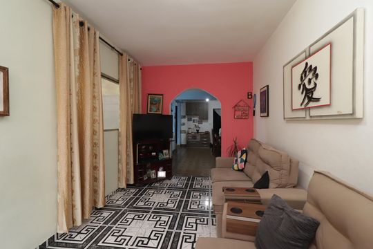 Sala de casa à venda com 2 quartos, 150m² em Jardim Itapemirim, São Paulo