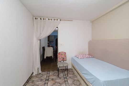 Quarto 1 de casa à venda com 2 quartos, 150m² em Jardim Itapemirim, São Paulo