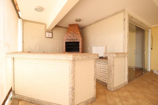 Varanda de apartamento para alugar com 5 quartos, 506m² em Santa Mônica, Uberlândia