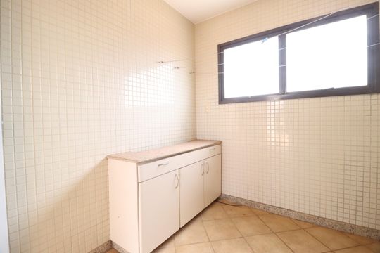 Área de Serviço de apartamento para alugar com 5 quartos, 506m² em Santa Mônica, Uberlândia