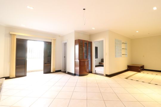 Apartamento para alugar com 5 quartos, 506m² em Santa Mônica, Uberlândia