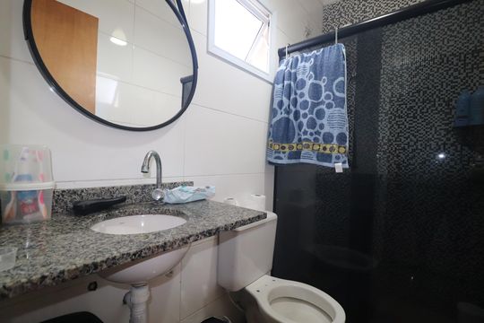 Banheiro de apartamento à venda com 3 quartos, 100m² em Vila Linda, Santo André