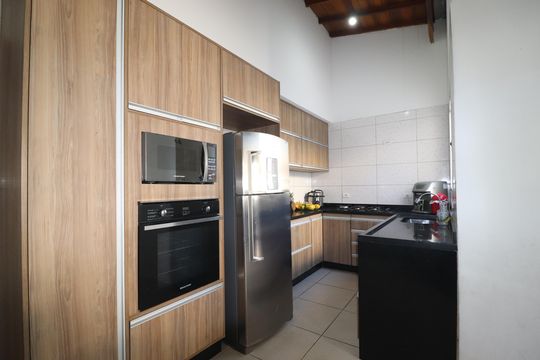 Cozinha de apartamento à venda com 3 quartos, 100m² em Vila Linda, Santo André