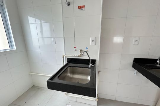 Área de Serviço de apartamento para alugar com 2 quartos, 50m² em Del Castilho, Rio de Janeiro