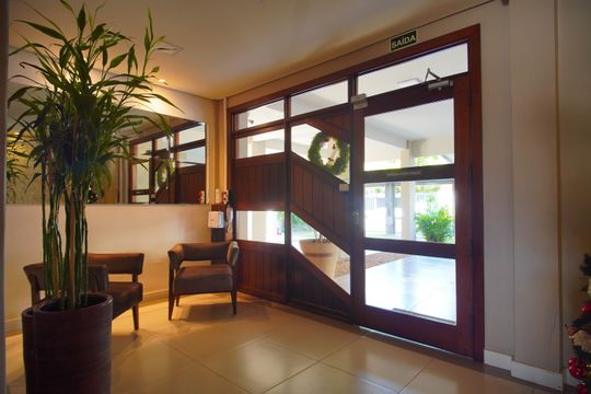 Hall de entrada de apartamento à venda com 2 quartos, 85m² em Pátria Nova, Novo Hamburgo