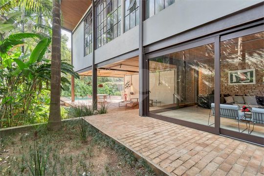 Casa à venda com 5 quartos, 600m² em Santo Amaro, São Paulo