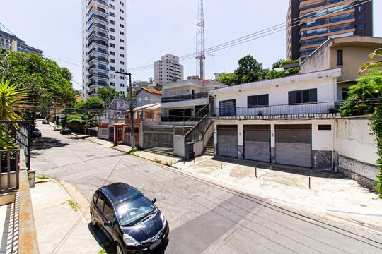 Vista de casa à venda com 6 quartos, 140m² em Alto da Lapa, São Paulo