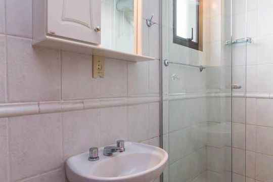 Banheiro 1  de apartamento à venda com 2 quartos, 128m² em Jardim do Salso, Porto Alegre