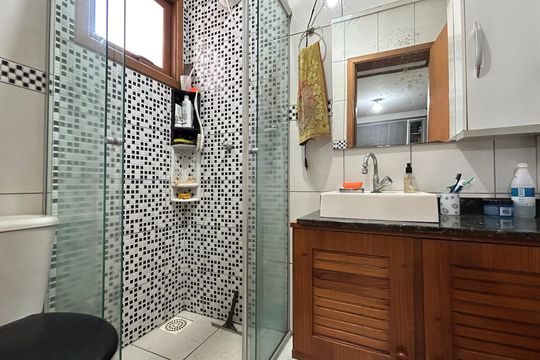 Banheiro de casa à venda com 2 quartos, 60m² em Arroio da Manteiga, São Leopoldo