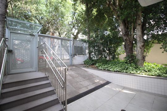 Quintal de apartamento à venda com 2 quartos, 64m² em Bom Jesus, Porto Alegre