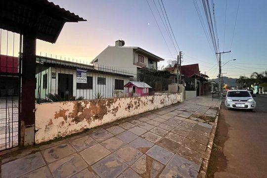 Fachada de casa para alugar com 5 quartos, 353m² em São Jorge, Novo Hamburgo