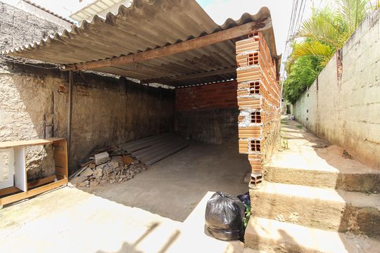 Garagem de casa à venda com 4 quartos, 330m² em Itaquera, São Paulo