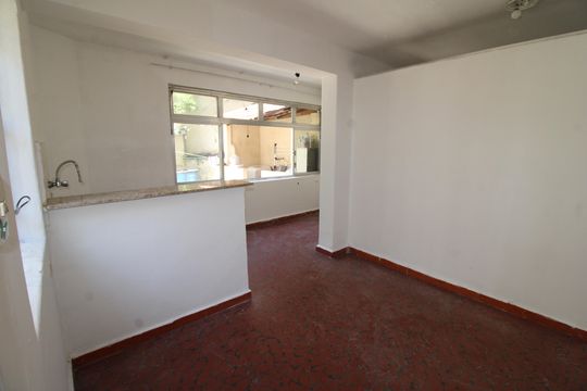 Sala / Cozinha de kitnet/studio para alugar com 1 quarto, 30m² em Água Fria, São Paulo