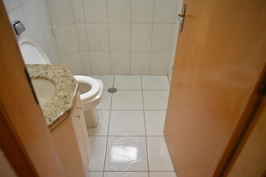Banheiro de apartamento à venda com 2 quartos, 90m² em Vila Pires, Santo André