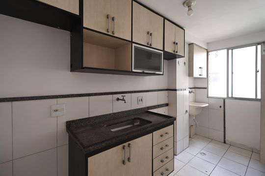 Cozinha  de apartamento à venda com 2 quartos, 50m² em Parque Sao Vicente, Santo André