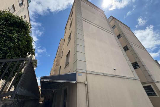 Fachada do bloco de apartamento à venda com 2 quartos, 50m² em Parque Sao Vicente, Santo André