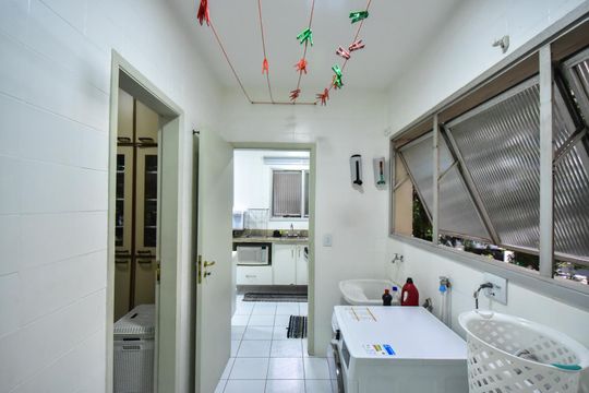 Área de Serviço  de apartamento para alugar com 4 quartos, 147m² em Jardim Ampliacao, São Paulo