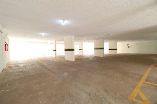 Garagem de apartamento para alugar com 2 quartos, 70m² em Santa Mônica, Uberlândia