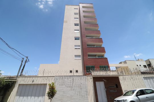 Fachada de apartamento para alugar com 2 quartos, 70m² em Santa Mônica, Uberlândia