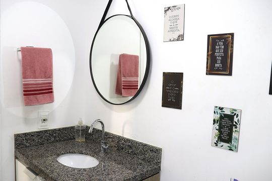 Banheiro Social de apartamento à venda com 2 quartos, 37m² em Bela Vista, São Paulo